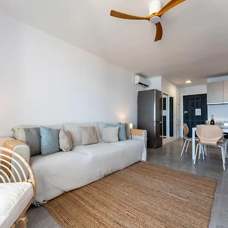 Dona Lola Renata: Beachfront Duplex With Sea Views Sitio de Calahonda
