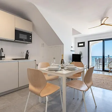 Dona Lola Renata: Beachfront Duplex With Sea Views Apartment *